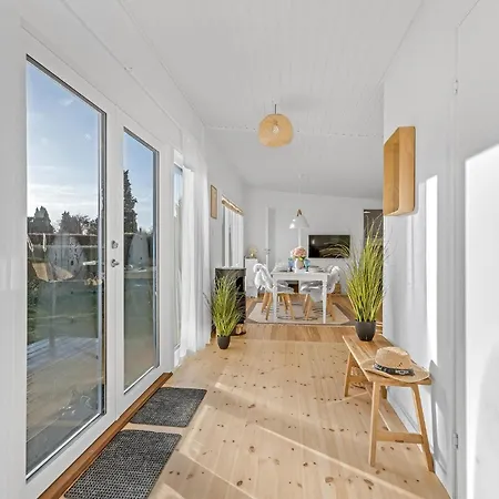 3 Bedroom Awesome In Vaeggerlose 펜션