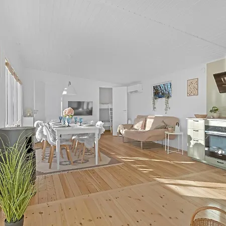 3 Bedroom Awesome In Vaeggerlose * Bøtø By