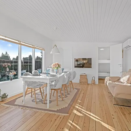 3 Bedroom Awesome In Vaeggerlose 펜션