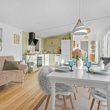 펜션 3 Bedroom Awesome In Vaeggerlose Bøtø By