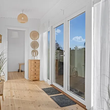 펜션 3 Bedroom Awesome In Vaeggerlose