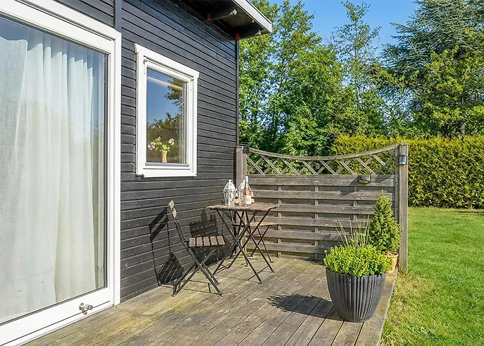 3 Bedroom Awesome In Vaeggerlose * Bøtø By