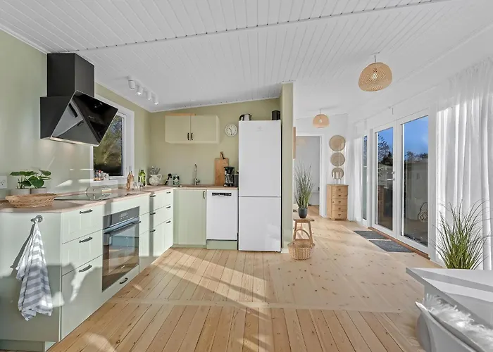 3 Bedroom Awesome In Vaeggerlose * Bøtø By