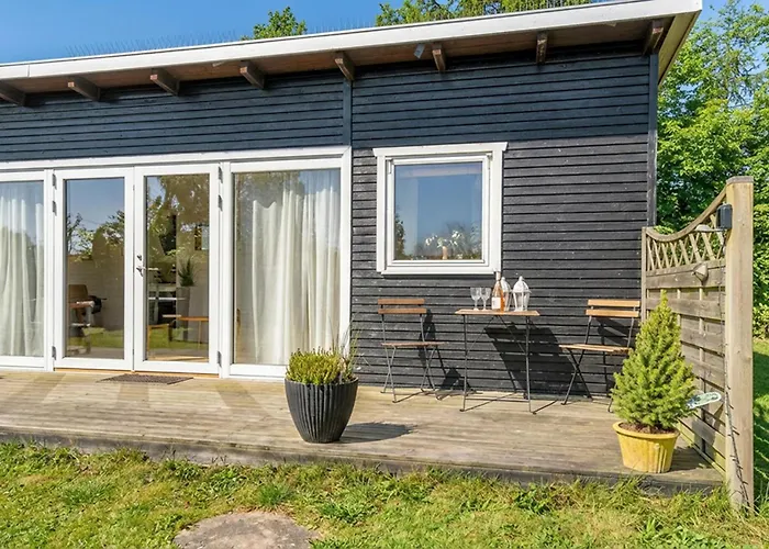 Сasa de vacaciones 3 Bedroom Awesome In Vaeggerlose Bøtø By