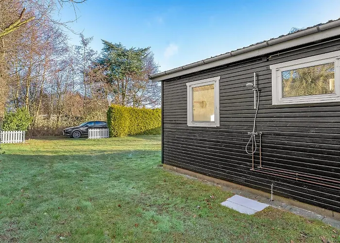 Сasa de vacaciones 3 Bedroom Awesome In Vaeggerlose Bøtø By