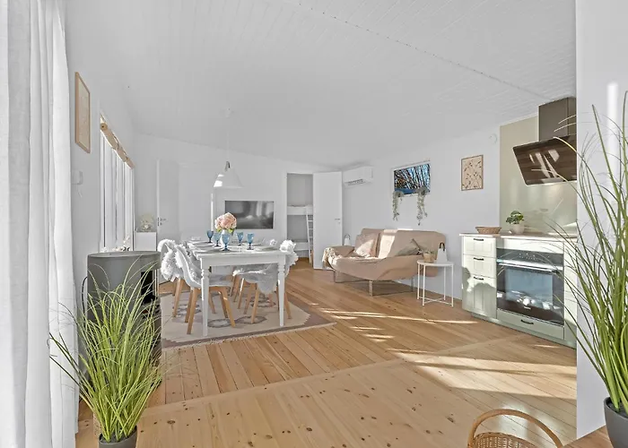 3 Bedroom Awesome In Vaeggerlose * Bøtø By
