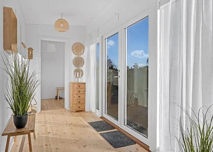 Дом отдыха 3 Bedroom Awesome In Vaeggerlose