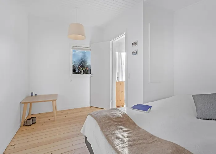 3 Bedroom Awesome In Vaeggerlose Сasa de vacaciones Bøtø By